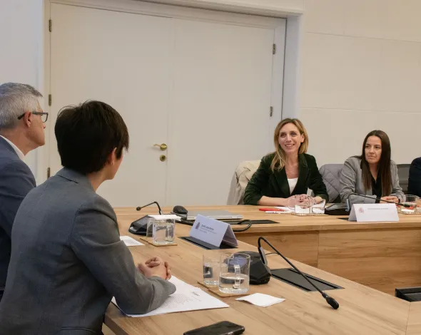 Reunión ministra
