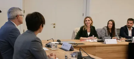 Reunión ministra