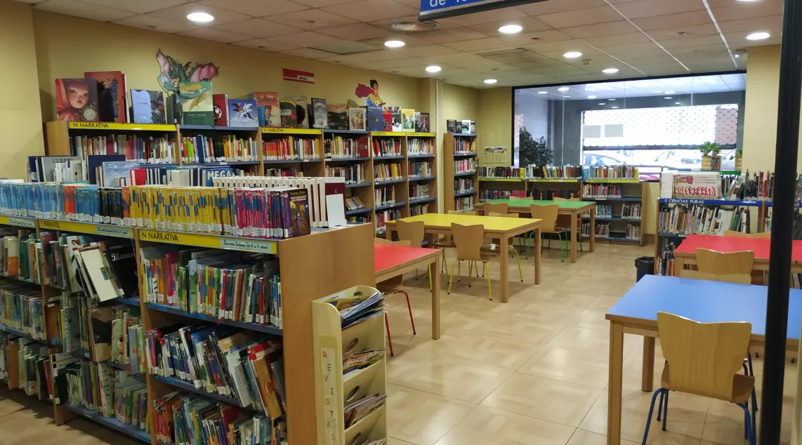 Sala juvenirl biblioteca A.J. Salvador